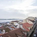 Breathtaking River View In Alfama Apartament Lizbona